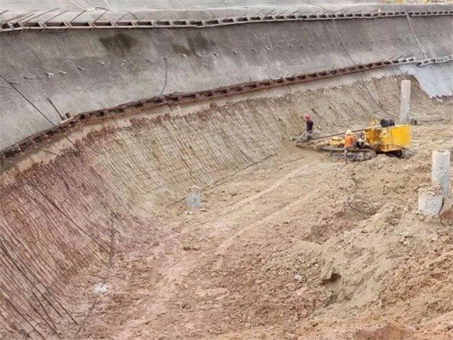 呼兰基坑边坡加固