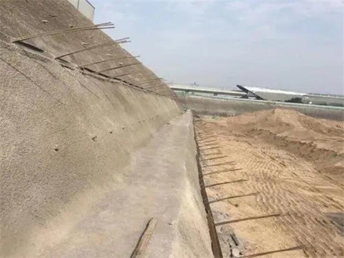 呼兰河道边坡加固